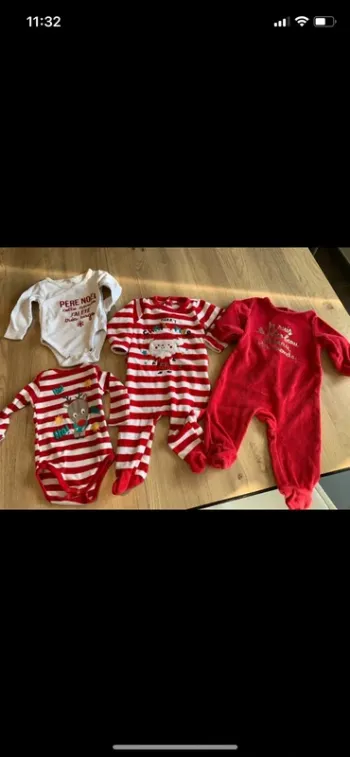 Lot pyjamas bodies Noël 🎅 taille 6 mois