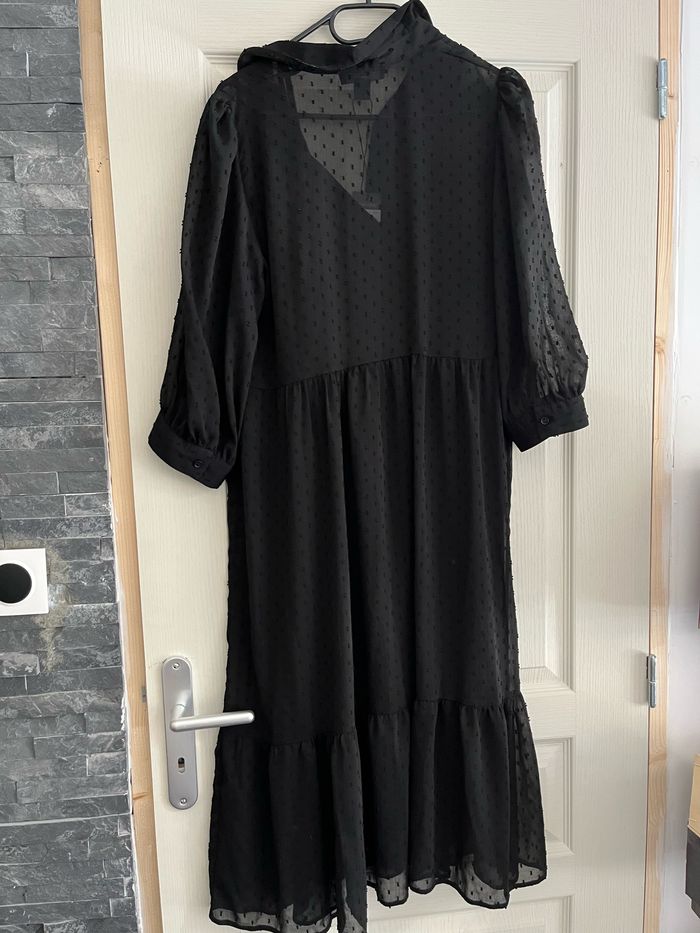 Robe neuve t 38 - photo numéro 2