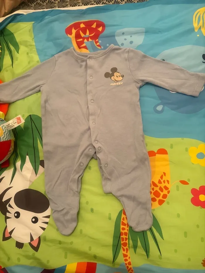 Pyjamas primark collection « Disney » 0/3 mois 62cm - photo numéro 2