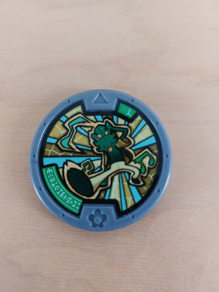 Lot de 4 médailles Yo-Kai Watch série 1 - photo numéro 2