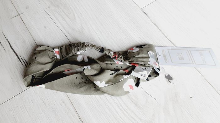 Vêtement fille bandeau kaki motifs fleurs Orchestra taille unique Neuf - photo numéro 3