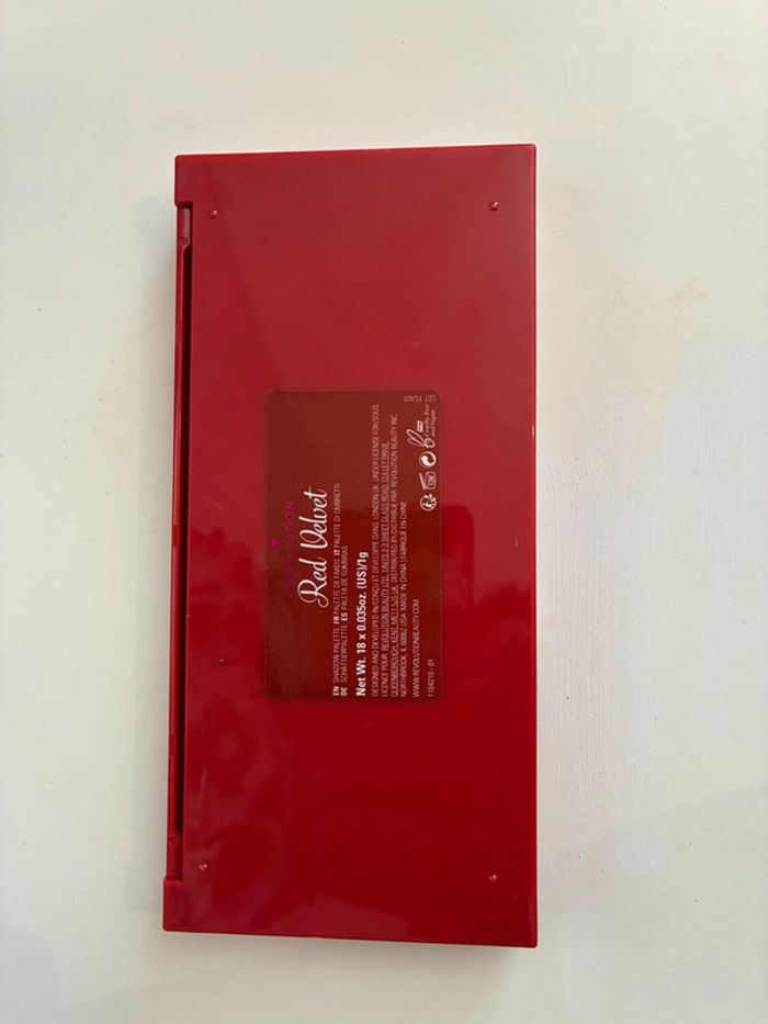 Palette chocolate Red Velvet, 18 fards, Makeup Revolution. - photo numéro 6
