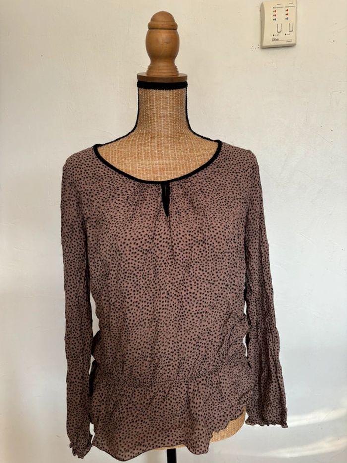 Très jolie blouse taille 40/42