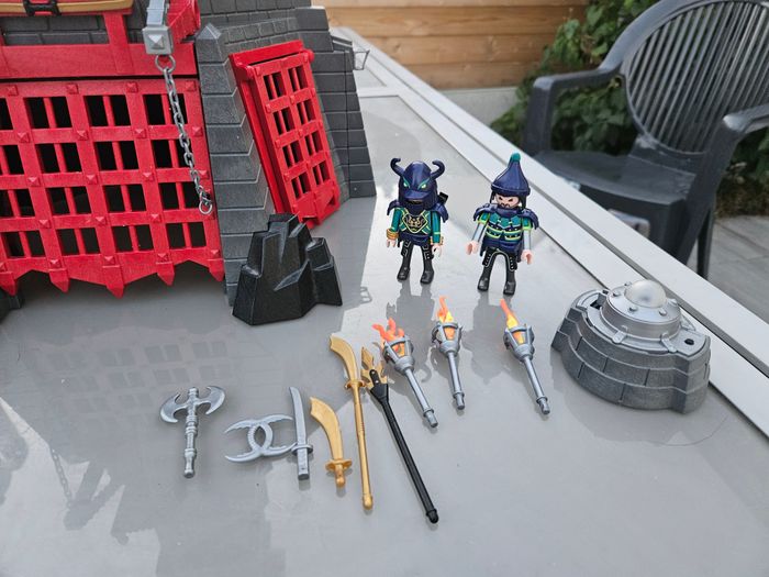 Playmobil La citadelle secrète du dragon 5480 + dragon rouge 5463 - chevalier et dragon - photo numéro 3