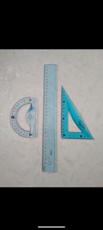 Lot de règles fournitures scolaires.