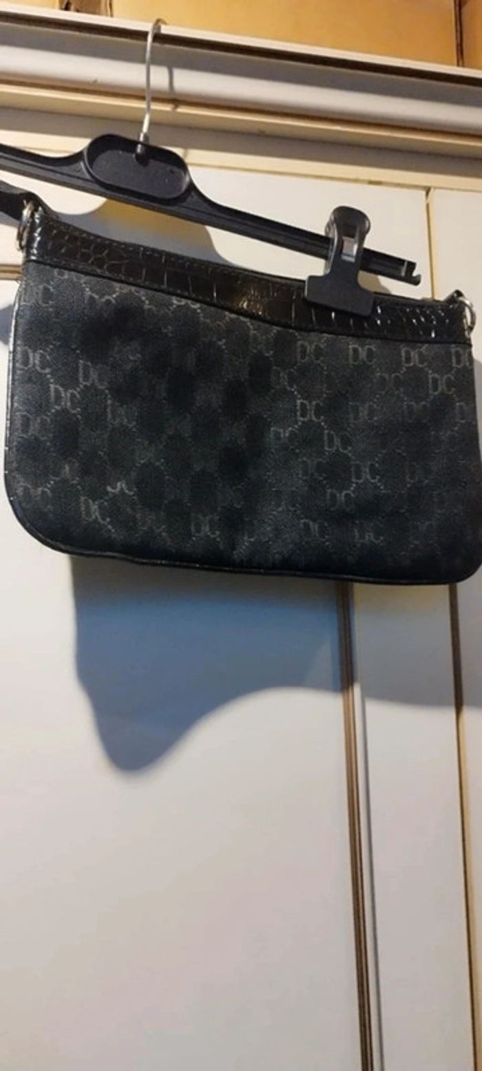 Pochette - photo numéro 2