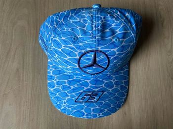 Casquette bleu Mercedes AMG Petronas formula one team taille unique 
100% polyester 
Neuf avec étiquette