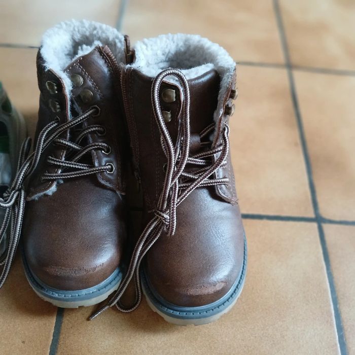Lot paires de chaussures enfant - photo numéro 2