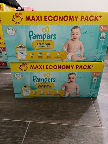 Couches Pampers