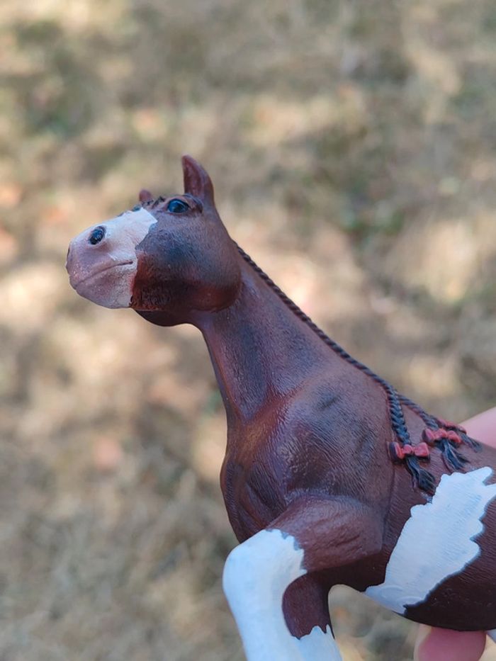 Figurine cheval Schleich marron et blanc - photo numéro 7