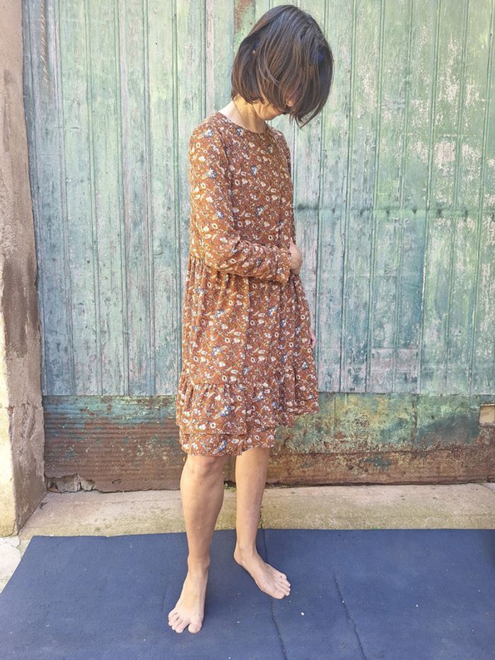 très jolie robe daphnéa taille S motif floral - photo numéro 6