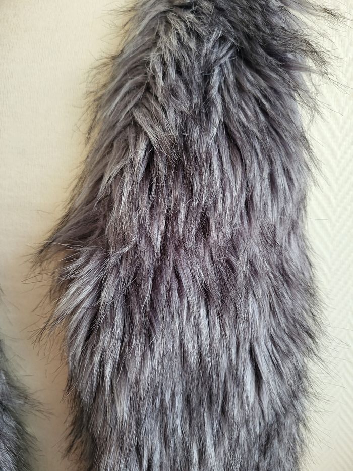 Gilet gris fausse fourrure - photo numéro 4