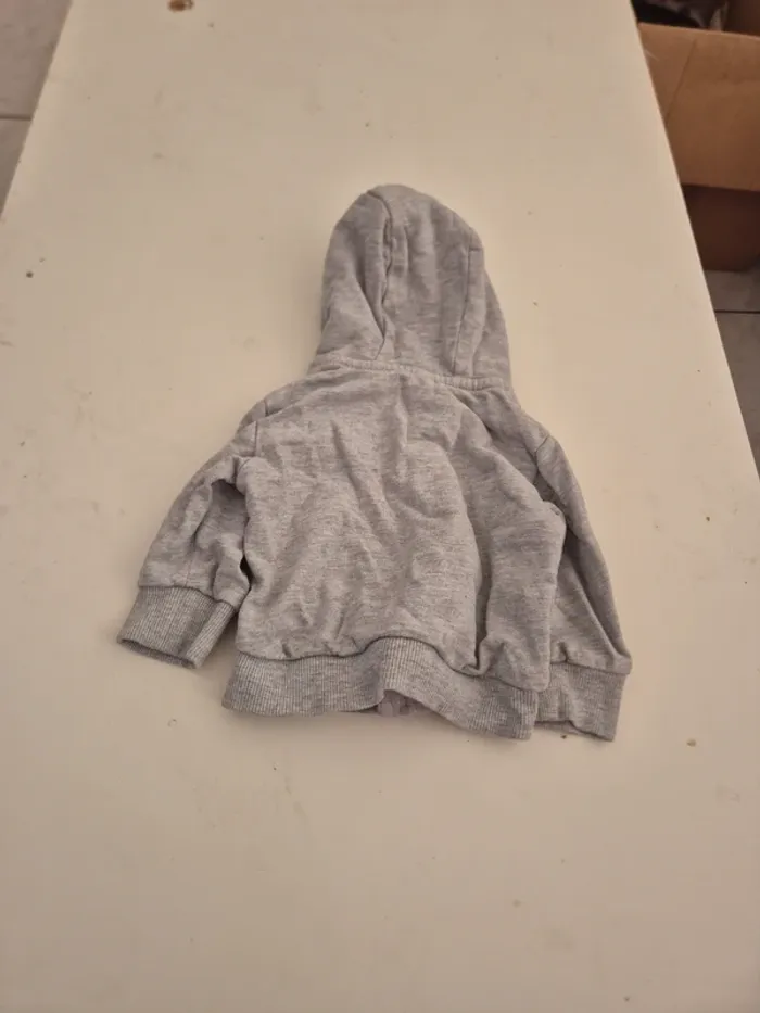 Gilet à capuche 3 mois - photo numéro 3