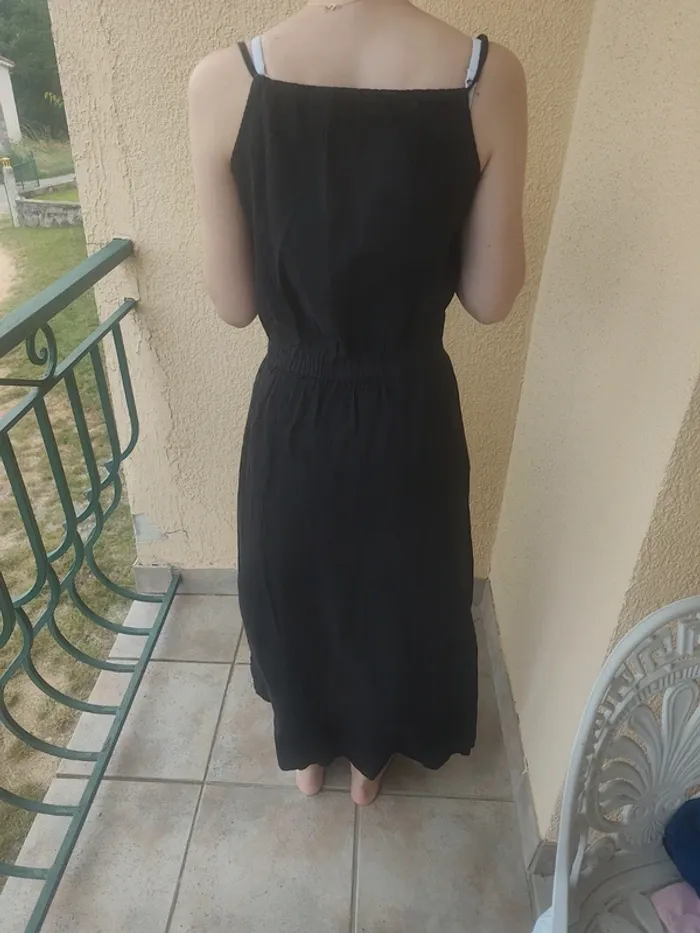 Robe noire - photo numéro 3
