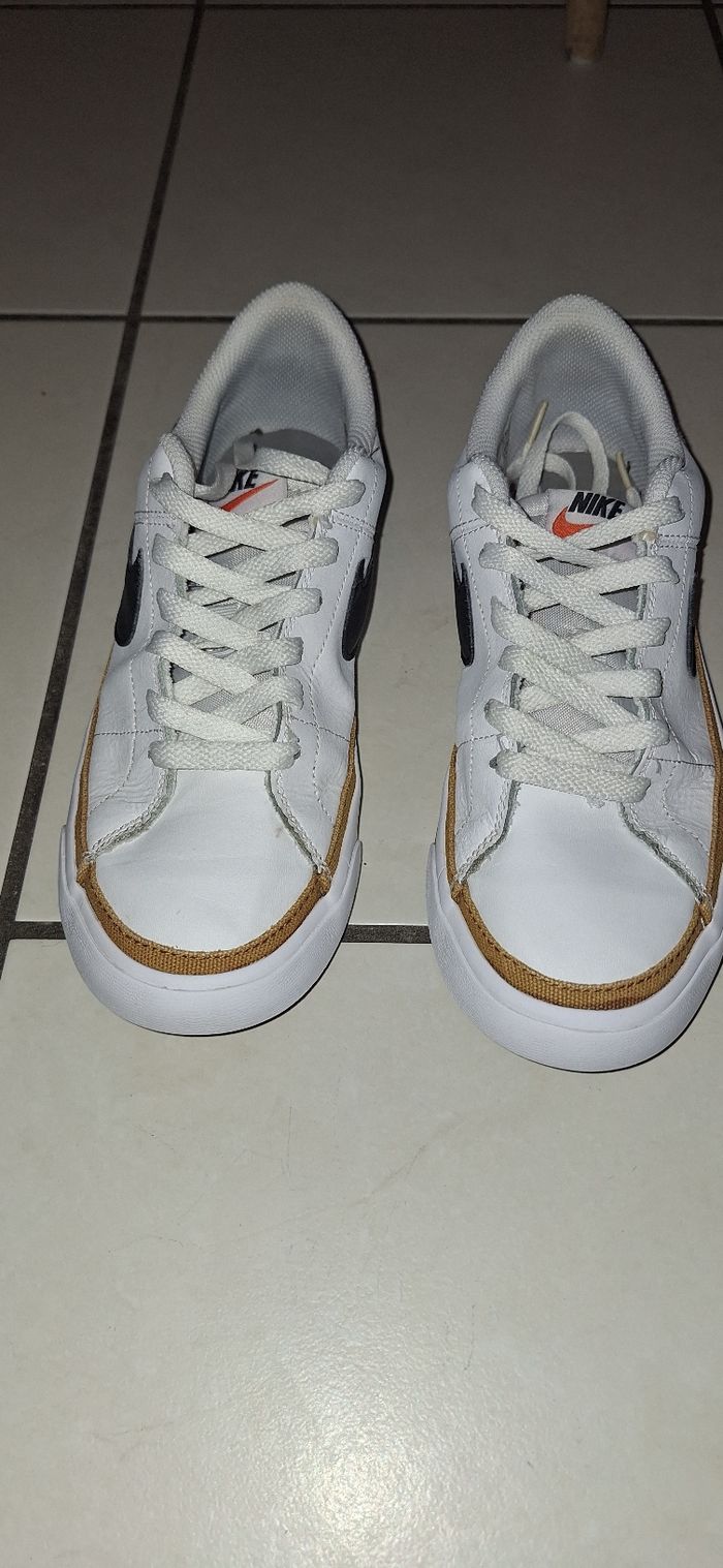 Basket Nike T39 très bon état - photo numéro 2