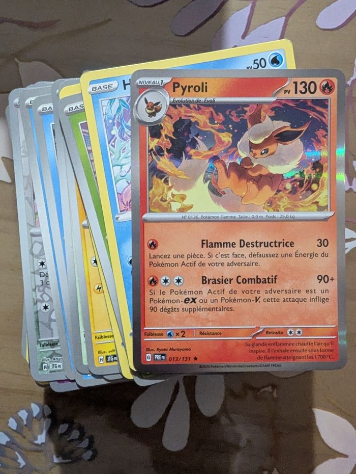 Lot de 100 cartes Pokémon " communes "