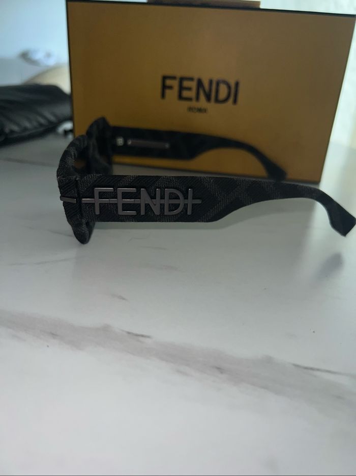 Lunette fendi - photo numéro 4