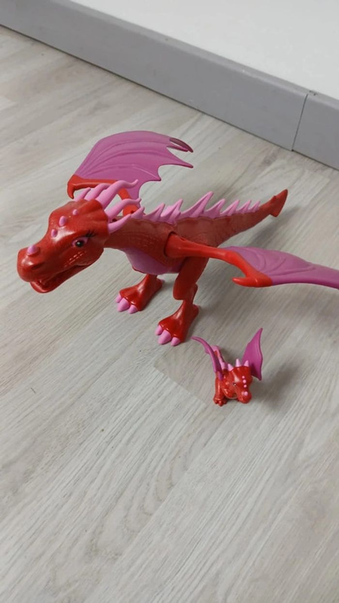 Dragonne et son petit Playmobil - photo numéro 2