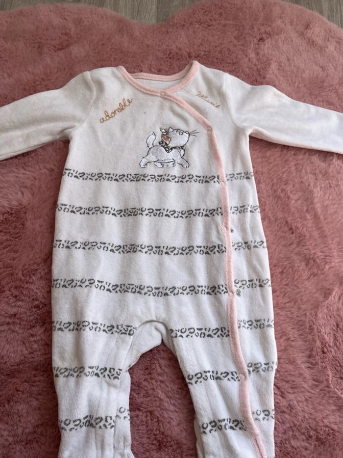 Lot 4 pyjamas bébé fille 9 mois - photo numéro 10