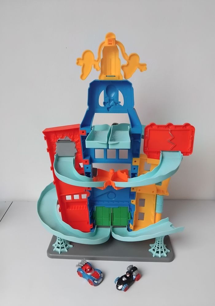 SPIDEY Garage Circuit Course Voitures Complet 🕸 - photo numéro 3