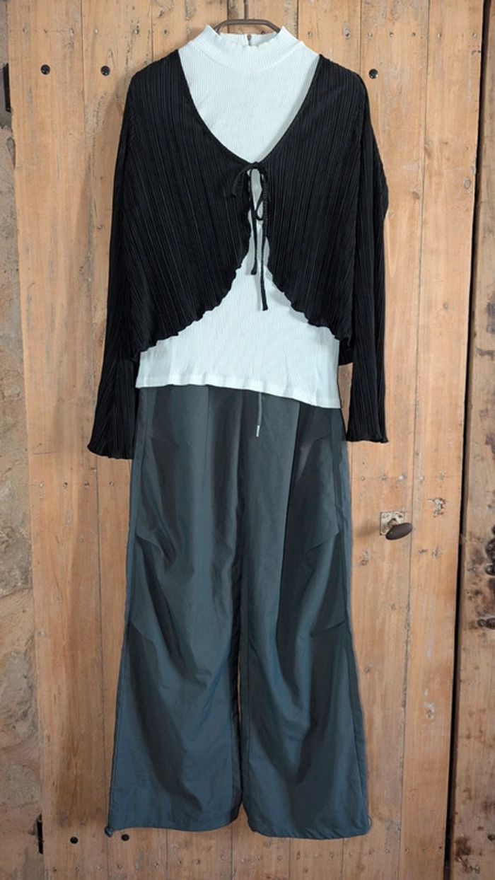 La tenue complète taille S 10 €
