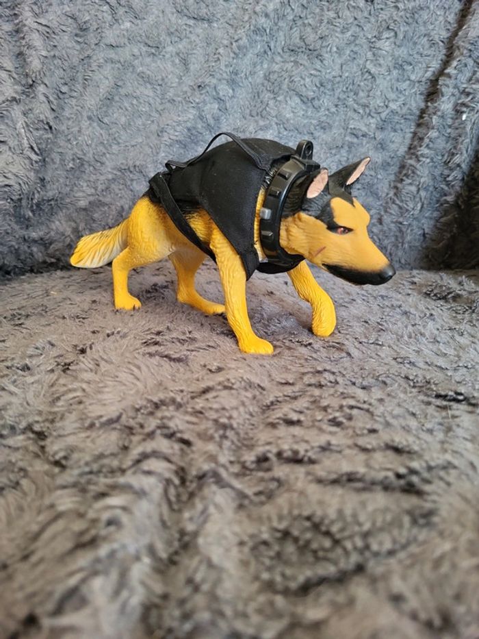 Chien berger allemand poupée action man