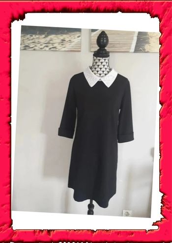 Robe avec perles au col taille unique