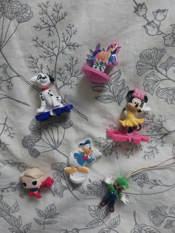 Lot figurines kinder