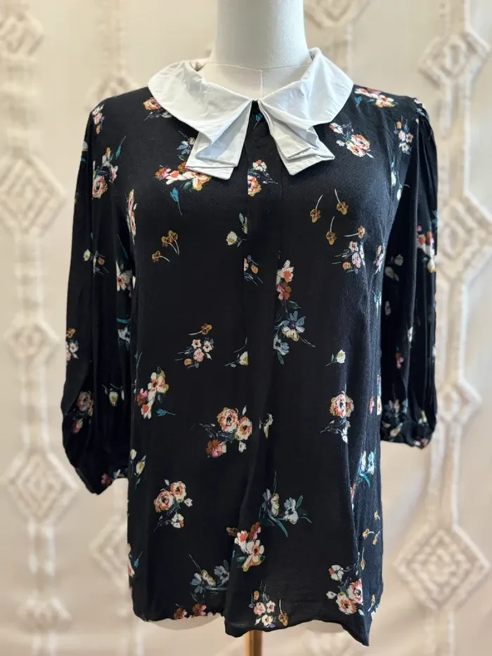 Blouse noire à fleurs col Claudine blanc – Les Poupées - photo numéro 8