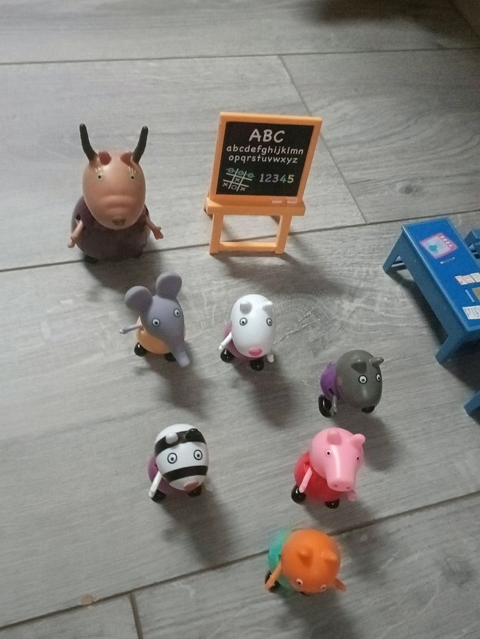 École Peppa pig neuve - photo numéro 2