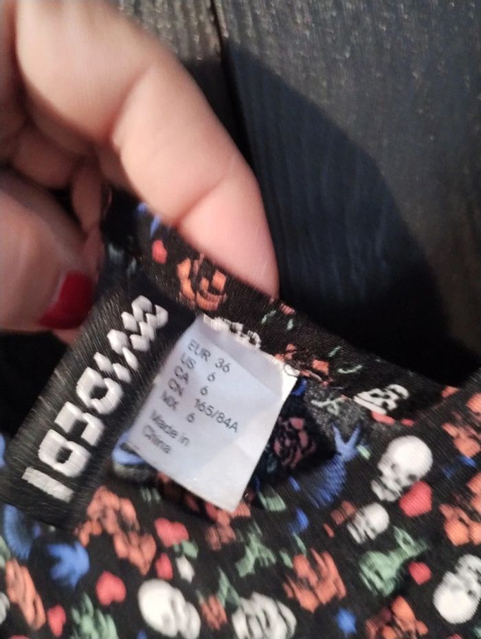 Robe bretelles h&m tête de mort - photo numéro 3