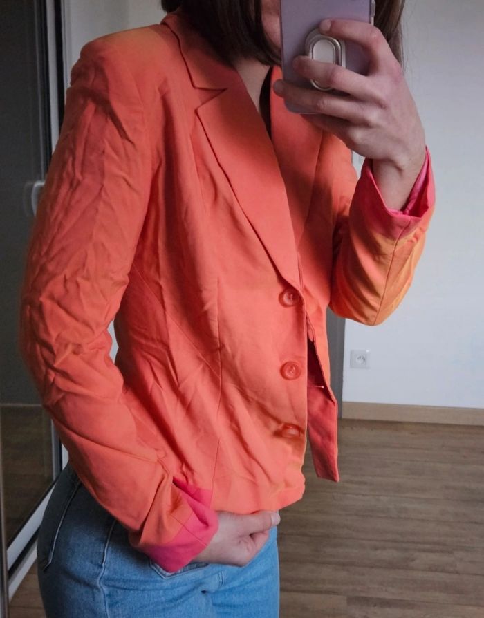 Veste blazer rose et orangée de chez Helena Sorel - photo numéro 3