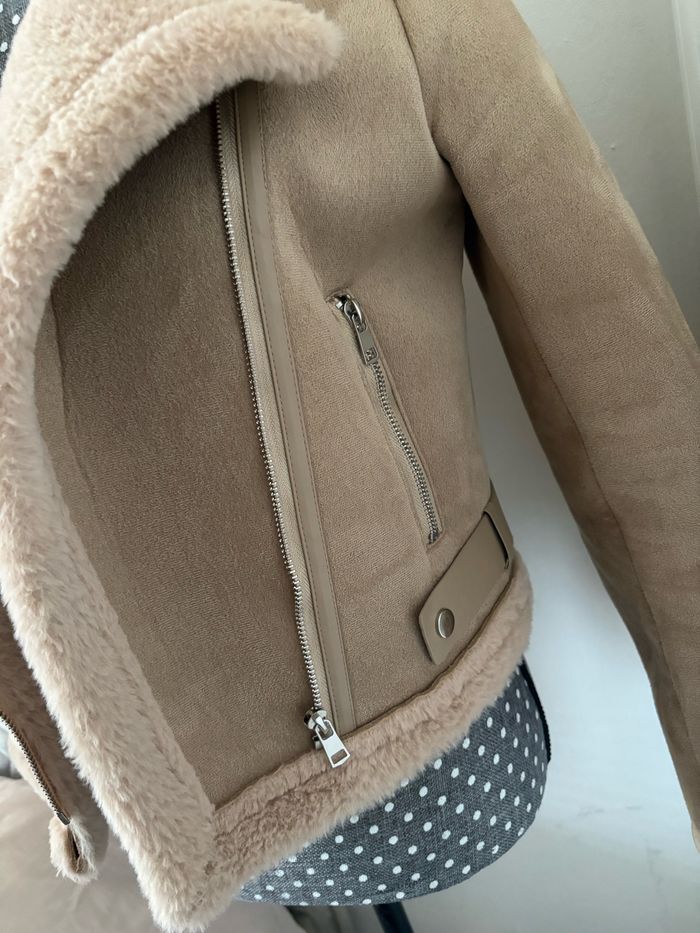 Jolie veste fourrée - photo numéro 3