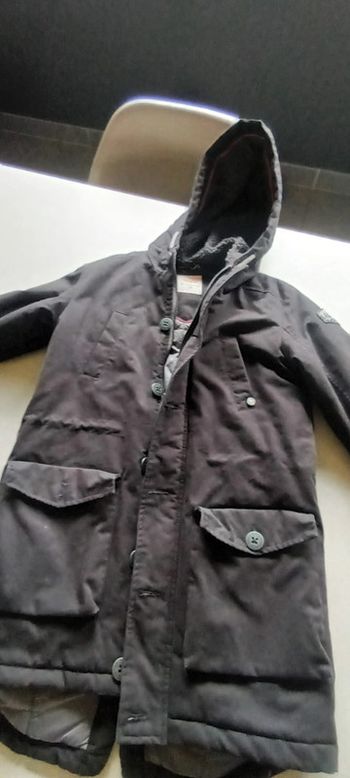 Mantau noir levis