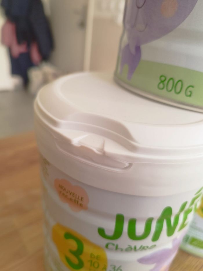 Lot 3 boîtes lait chèvre Juneo 3eme âge - photo numéro 3