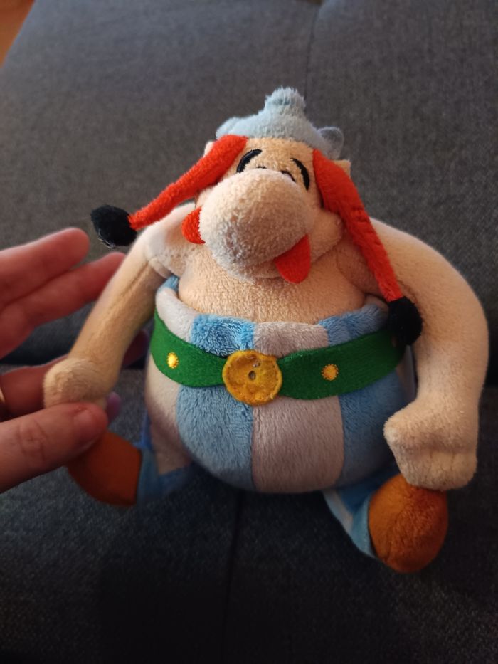 Peluche Obélix (acheté au parc Astérix) - photo numéro 1