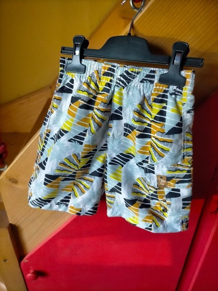 Short de bain Catimini neuf 3 ans
