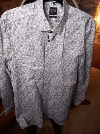 Très belle chemise homme body fit taille 42
