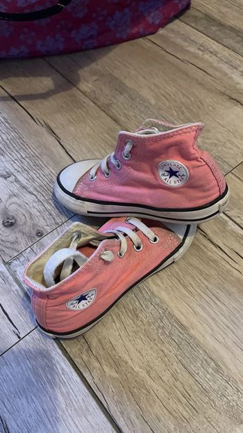 Converses hautes roses