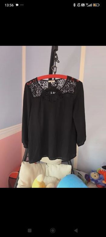 Blouse noire à dentelle Lily Pop