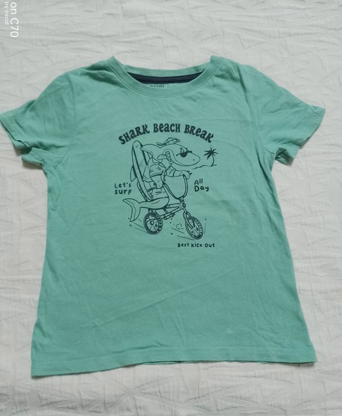 Kiabi t shirt requin 5 ans manches courtes