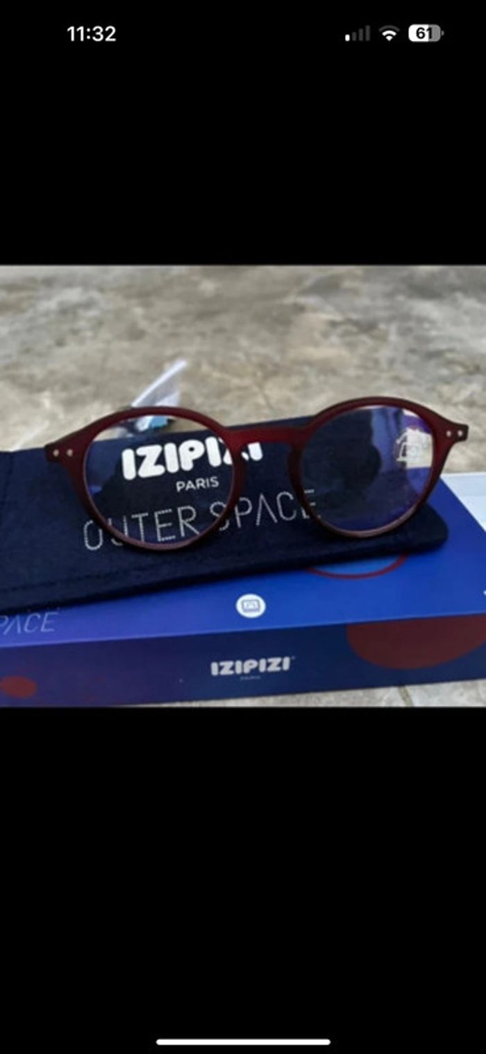 Lunettes Izipizi neuves – Modèle bordeaux - photo numéro 5