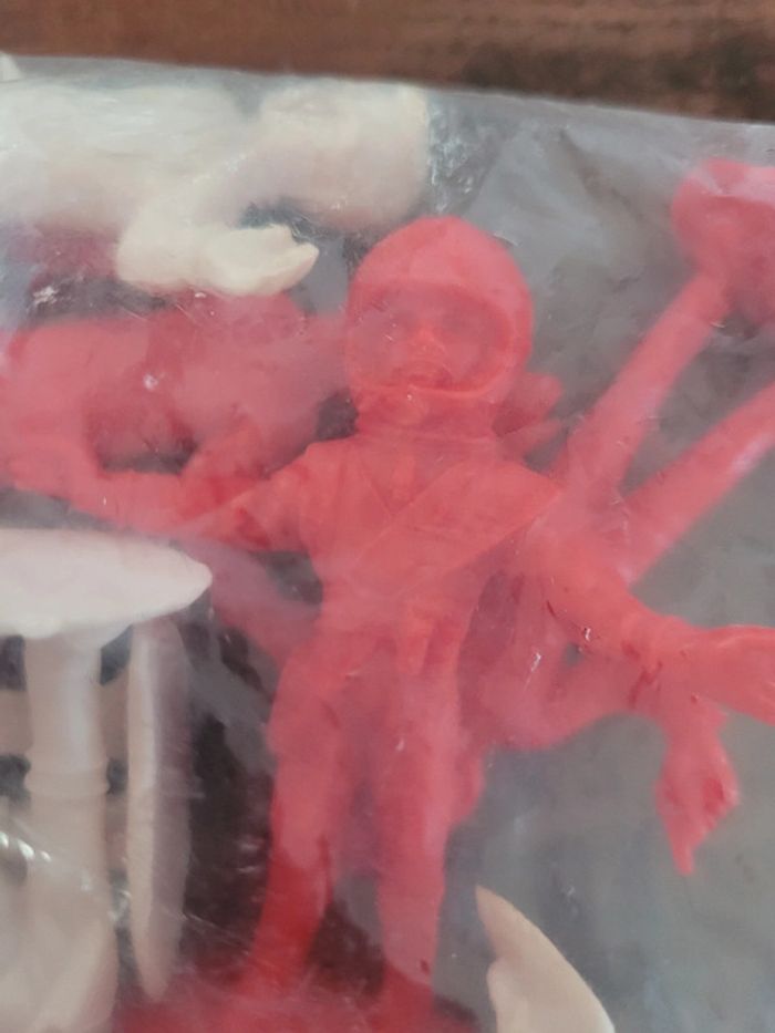 Vends lot de 12 thunderbirds vintage comansi dans leur emballage - photo numéro 6