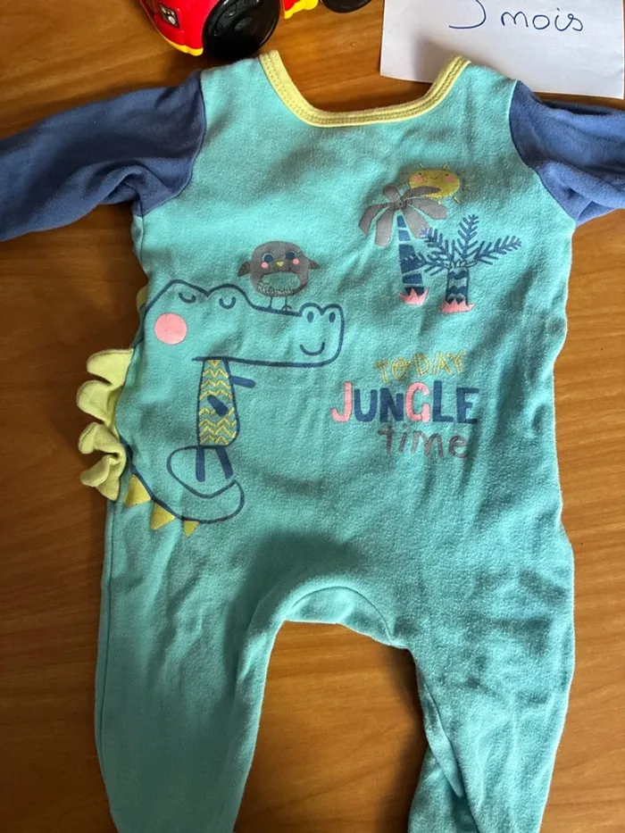 Pyjama dino - photo numéro 2