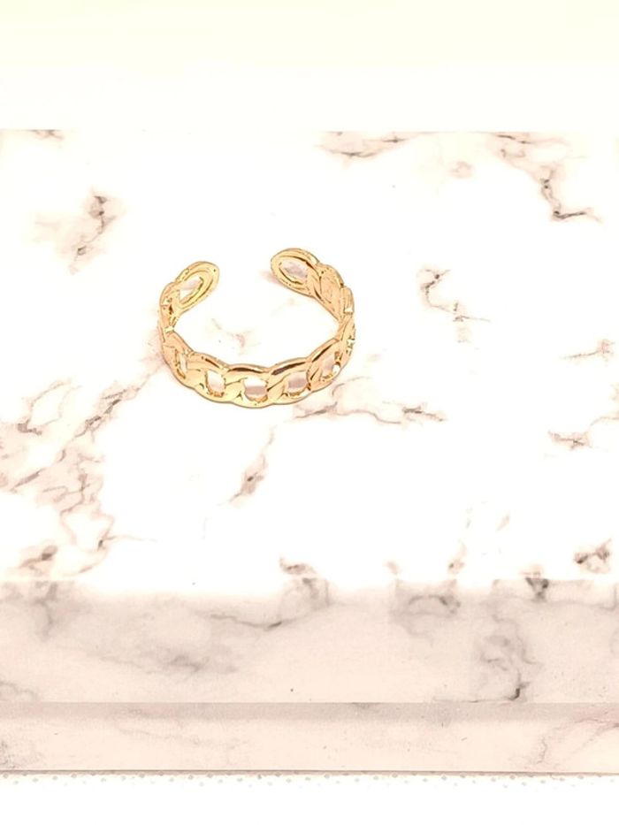 Bague ajourée anneau doré ajustable - photo numéro 3