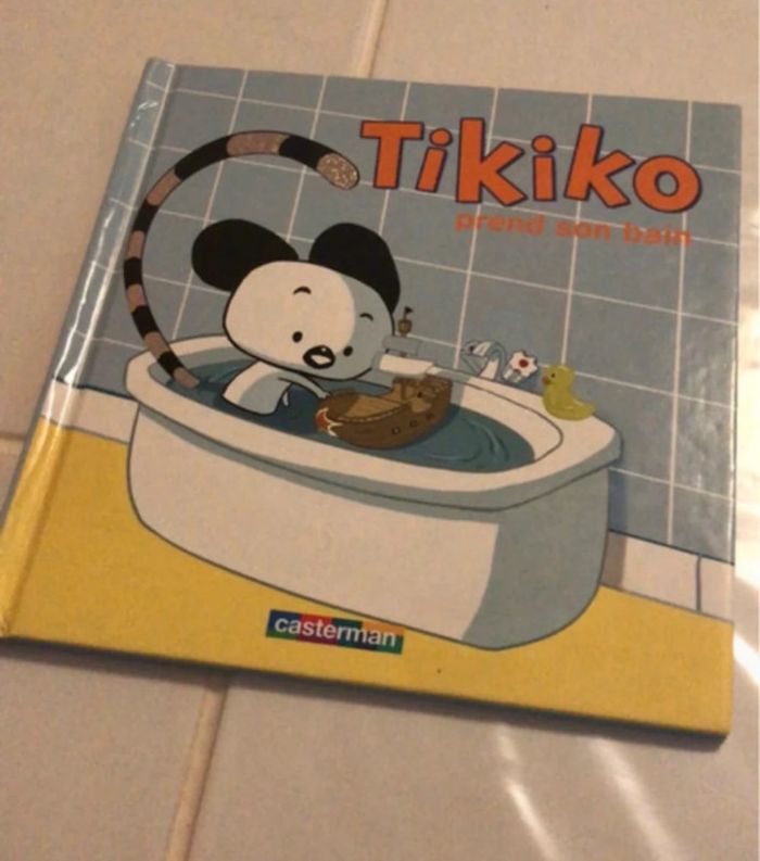 Livre Tikiko prend son bain