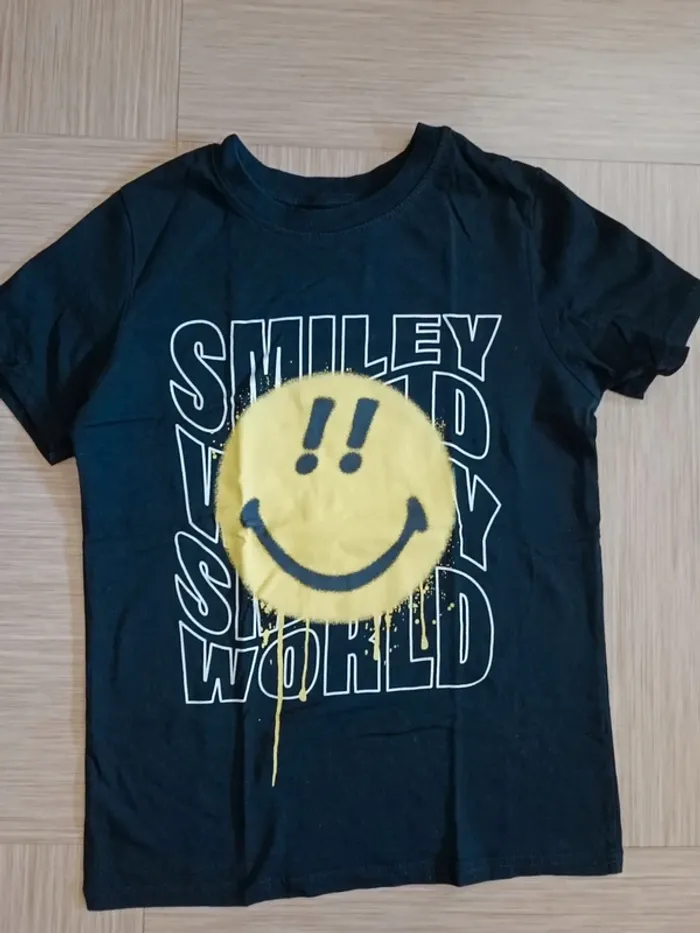 Tee shirt smiley