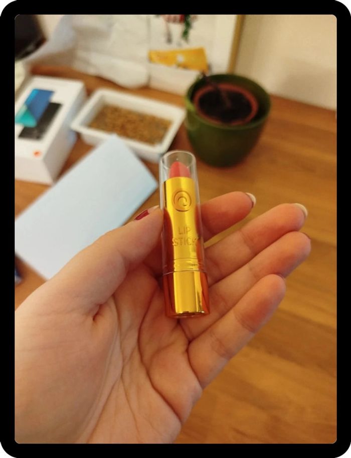 Lot vernis et rouge à lèvres rouge - photo numéro 5