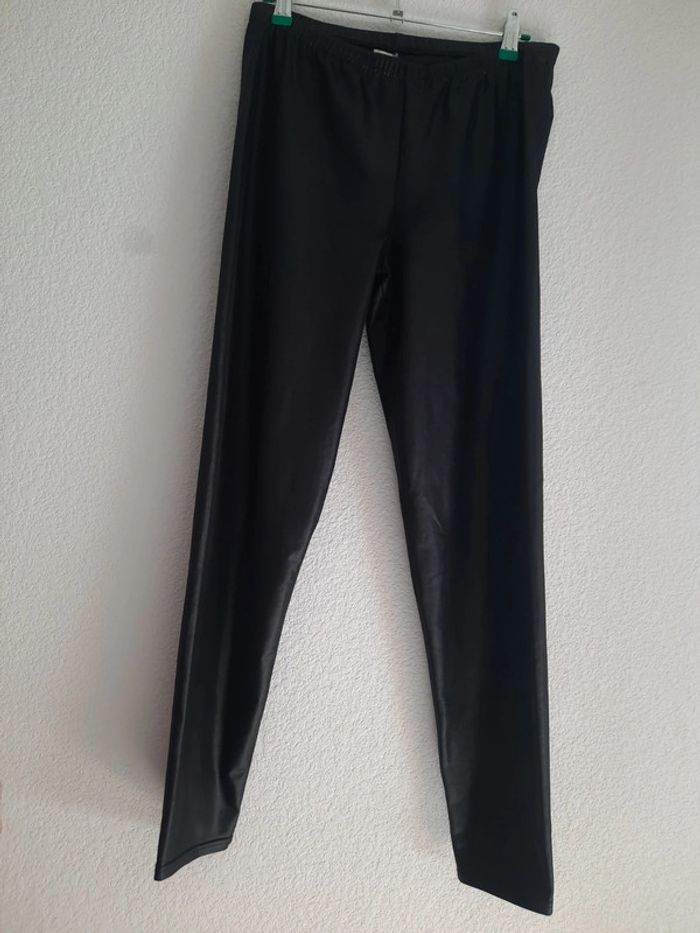 Legging aspect satiné noir T3/4