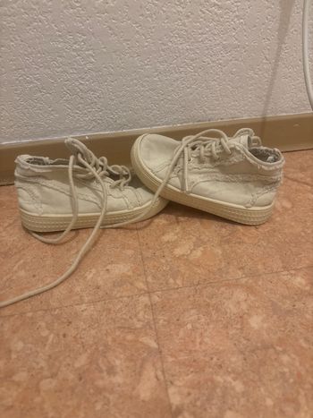 Basket blanc taille 26